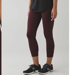 Lululemon‎ Pace Rival Crop in Night Fall Bordeaux Drama Gold / Bordeaux Drama 6